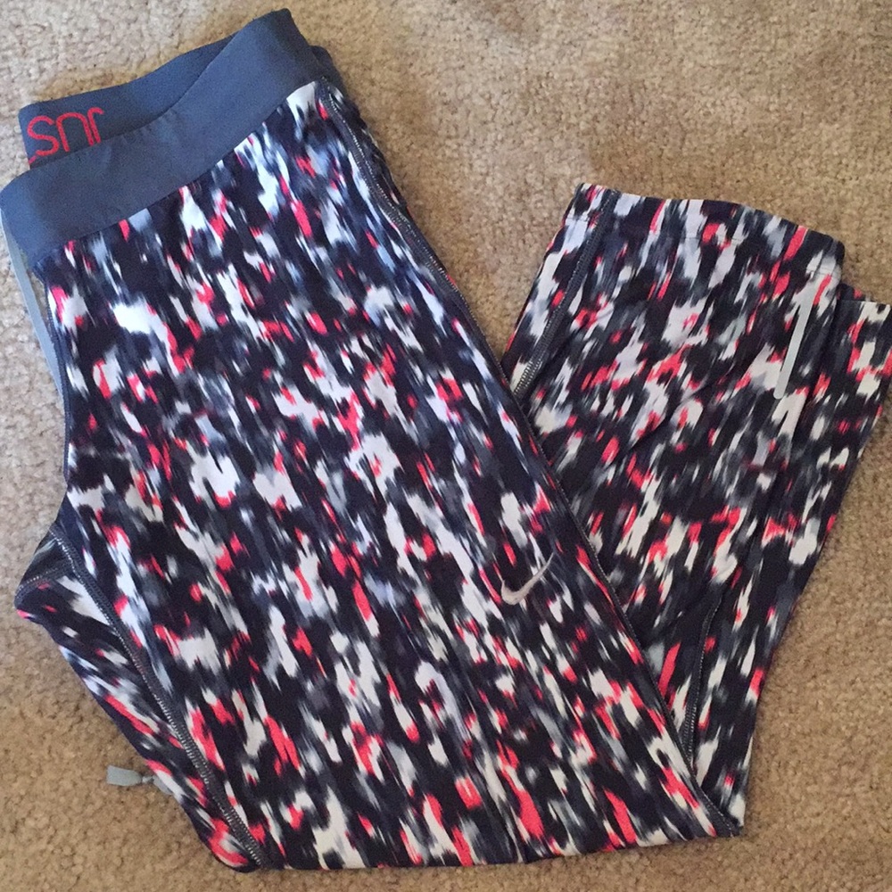 Nike capri workout pants